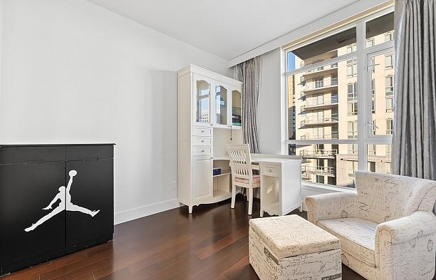 502 6080 Iona Drive University VW