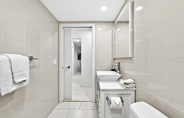 1202 188 Keefer Place Downtown VW