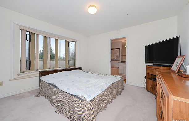 2908 W 30th Avenue MacKenzie Heights