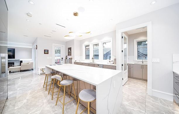 1 4085 W 41st Avenue Dunbar