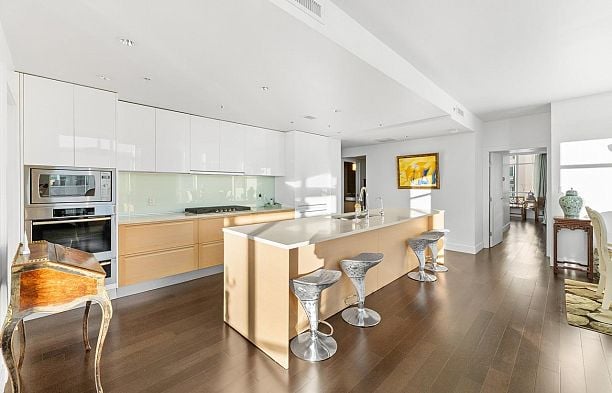 502 6080 Iona Drive University VW