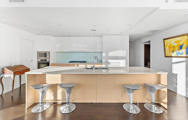 502 6080 Iona Drive University VW