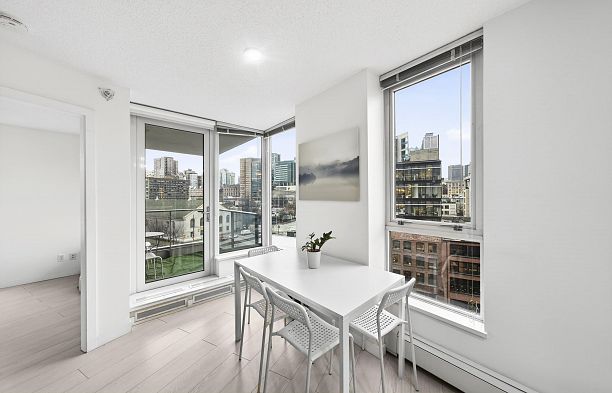 1202 188 Keefer Place Downtown VW