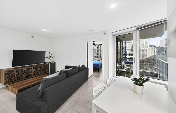 1202 188 Keefer Place Downtown VW