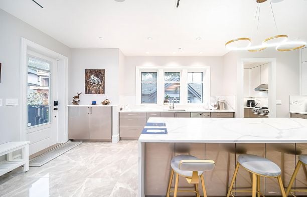 1 4085 W 41st Avenue Dunbar