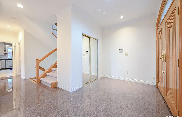 2908 W 30th Avenue MacKenzie Heights