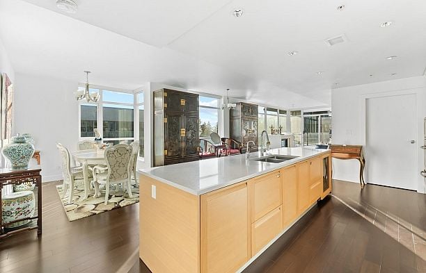 502 6080 Iona Drive University VW