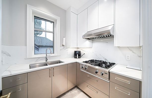 1 4085 W 41st Avenue Dunbar