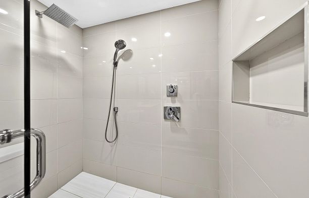 1202 188 Keefer Place Downtown VW