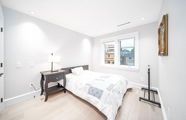 1 4085 W 41st Avenue Dunbar