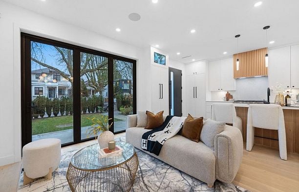 1 2846 W 12 Avenue Kitsilano