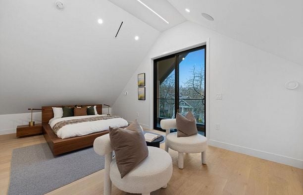 1 2846 W 12 Avenue Kitsilano