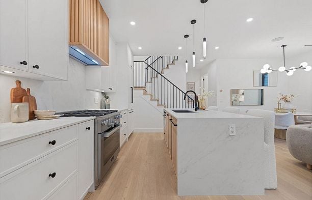 1 2846 W 12 Avenue Kitsilano