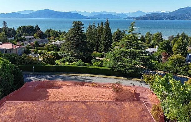 1512 Western Crescent University VW