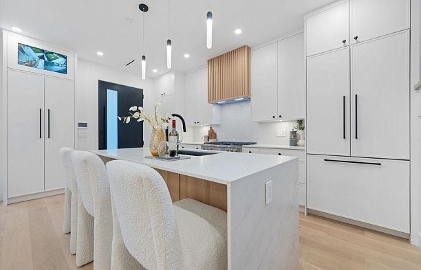 1 2846 W 12 Avenue Kitsilano