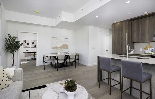 607 5212 Cambie Street Cambie