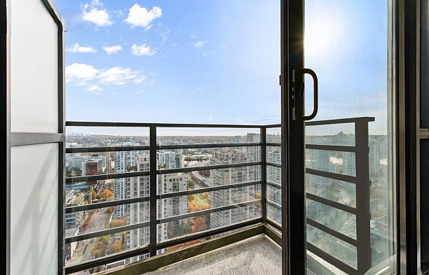 3403 909 MAINLAND STREET, Vancouver BC V6B 1T7 Yaletown