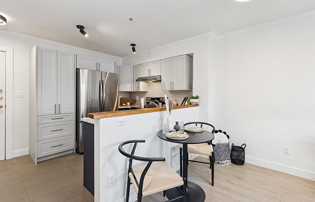 PH5 1503 W 66th Avenue S.W. Marine