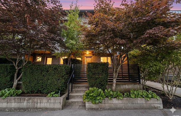 5502 Oak Street Cambie