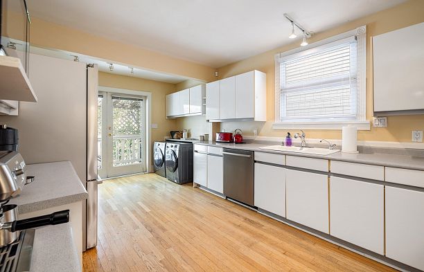 4343 11th Avenue Point Grey