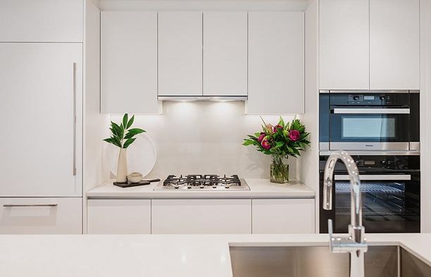 2304 485 W 42nd Avenue Oakridge VW