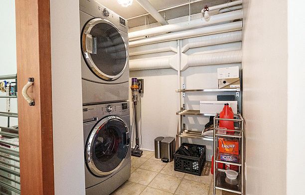 511 1529 W 6TH AVENUE, Vancouver BC V6J 1R1 False Creek