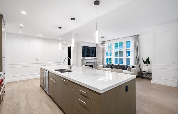 204 1009 Laurier Avenue Shaughnessy