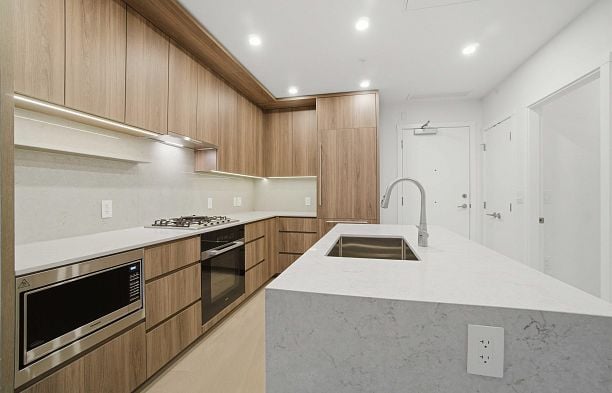 608 5212 Cambie Street Cambie