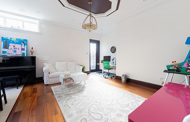 2502 W 36th Avenue MacKenzie Heights