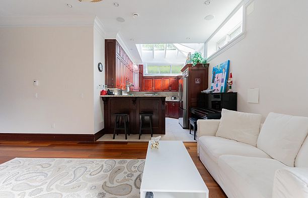 2502 W 36th Avenue MacKenzie Heights