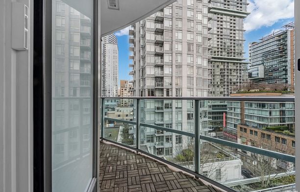 1002 833 Homer Street Downtown VW