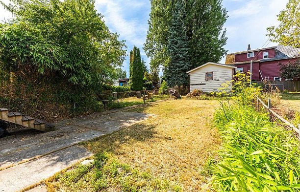 4225 John Street Main