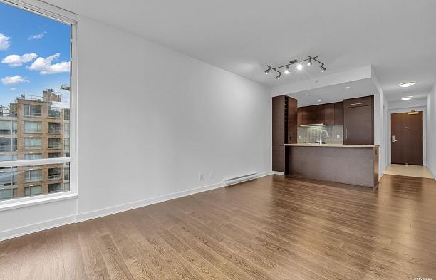 1002 833 Homer Street Downtown VW