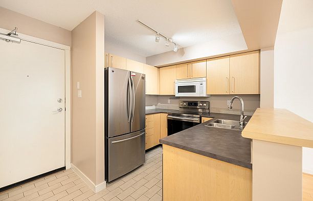 310 2768 Cranberry Drive Kitsilano