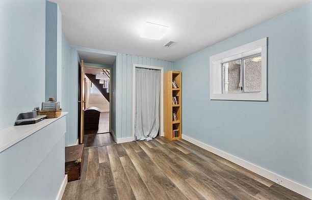 4225 John Street Main