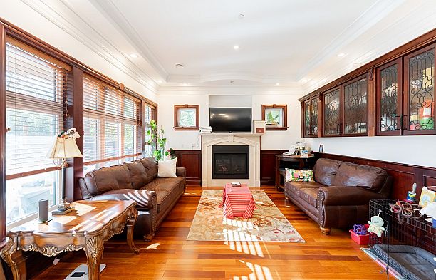 2502 W 36th Avenue MacKenzie Heights