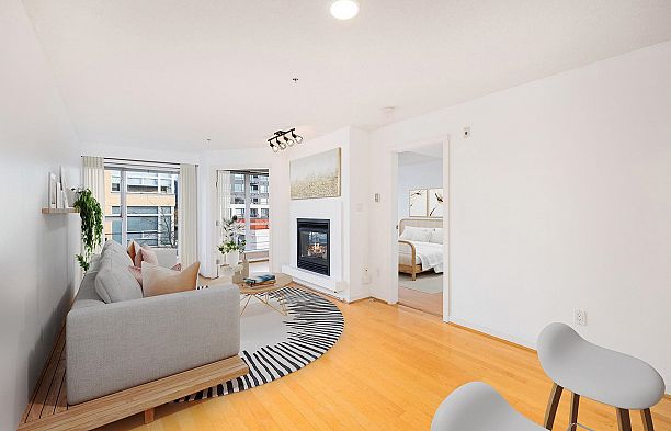 310 2768 Cranberry Drive Kitsilano