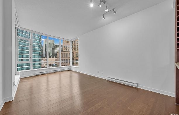 1002 833 Homer Street Downtown VW