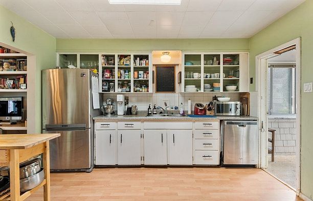 4225 John Street Main