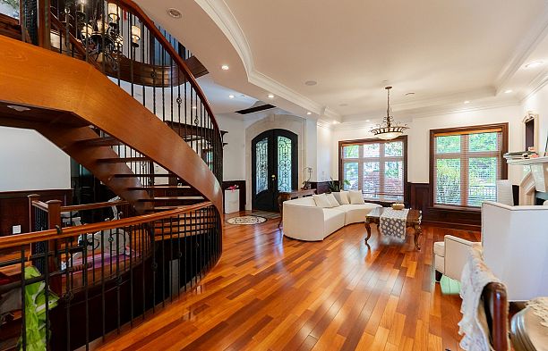 2502 W 36th Avenue MacKenzie Heights