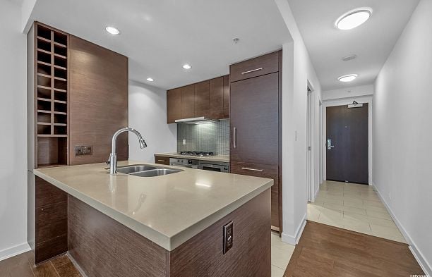 1002 833 Homer Street Downtown VW