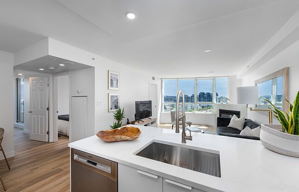 2208 63 KEEFER PLACE, Vancouver BC V6B 6N6 Downtown VW