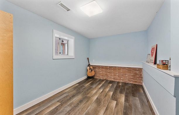 4225 John Street Main