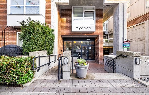 310 2768 Cranberry Drive Kitsilano