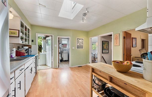 4225 John Street Main