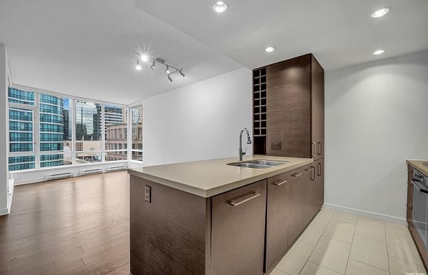 1002 833 Homer Street Downtown VW