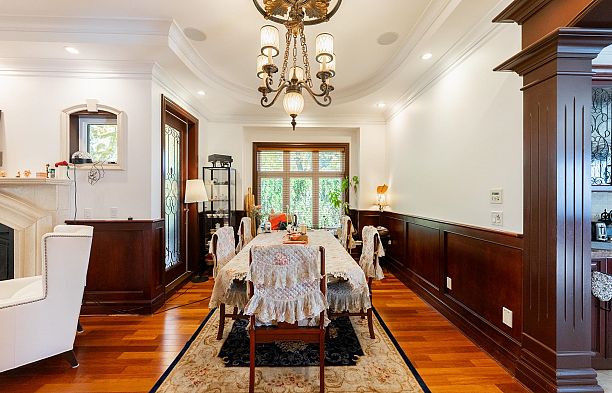 2502 W 36th Avenue MacKenzie Heights