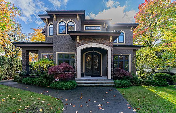 2502 W 36th Avenue MacKenzie Heights