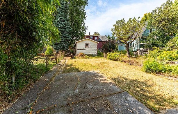 4225 John Street Main