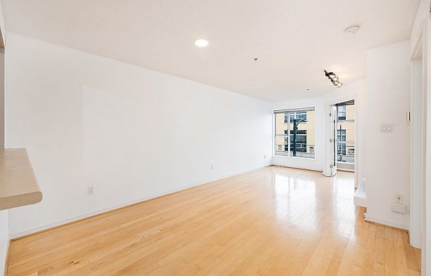 310 2768 Cranberry Drive Kitsilano